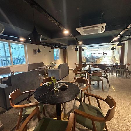 היידראבד Wild Wings Premium Hotel מראה חיצוני תמונה