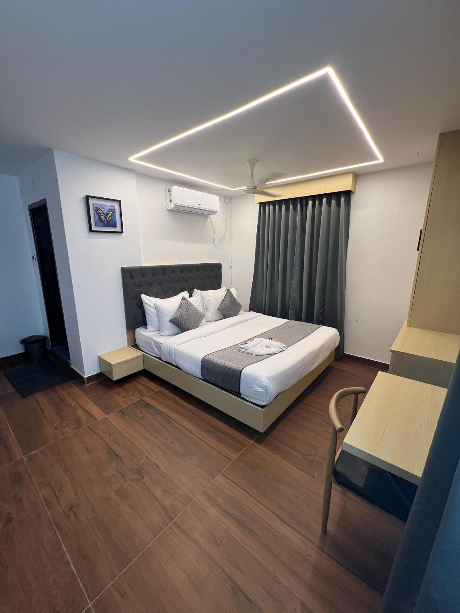 היידראבד Wild Wings Premium Hotel מראה חיצוני תמונה