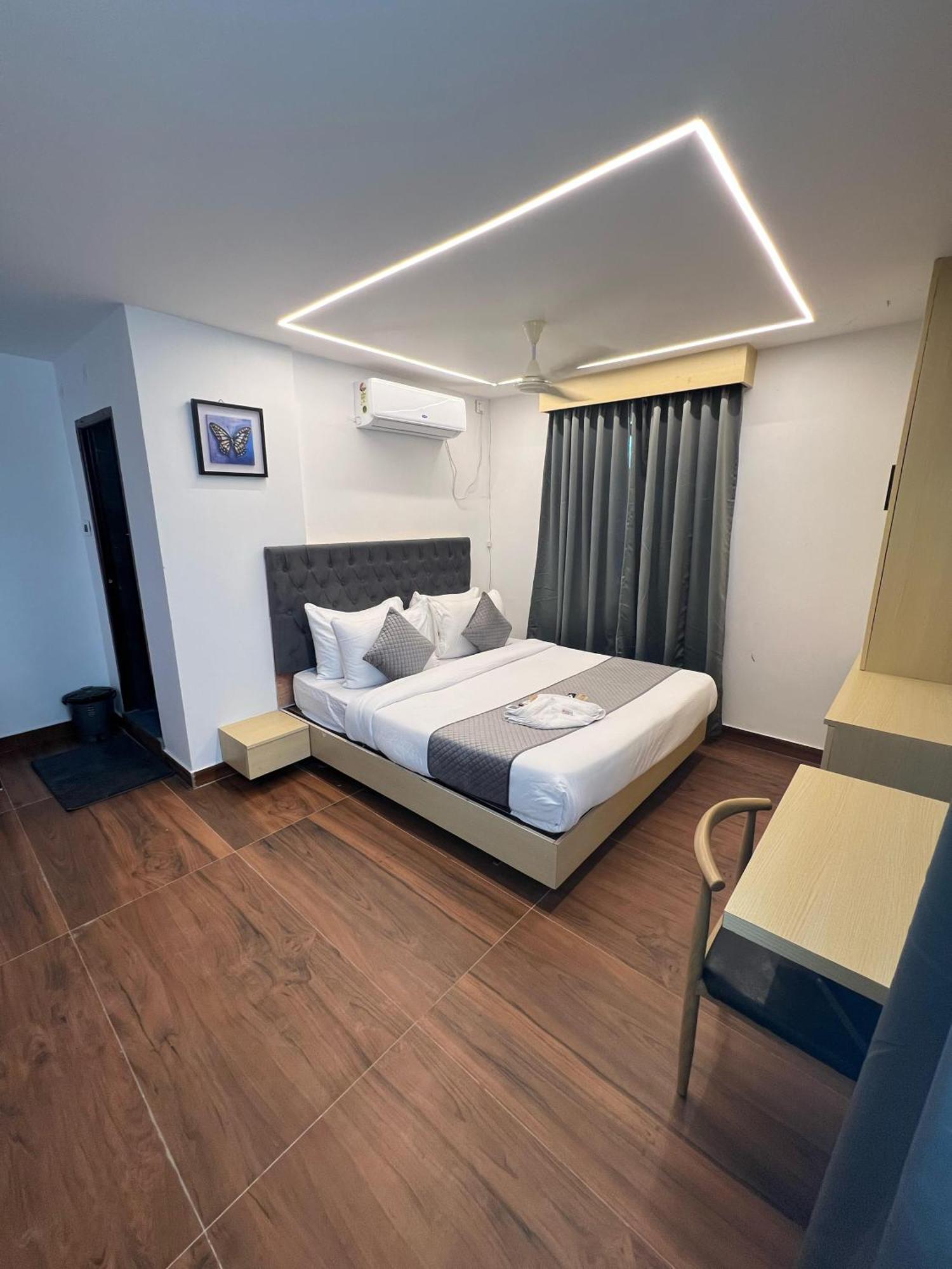 היידראבד Wild Wings Premium Hotel מראה חיצוני תמונה