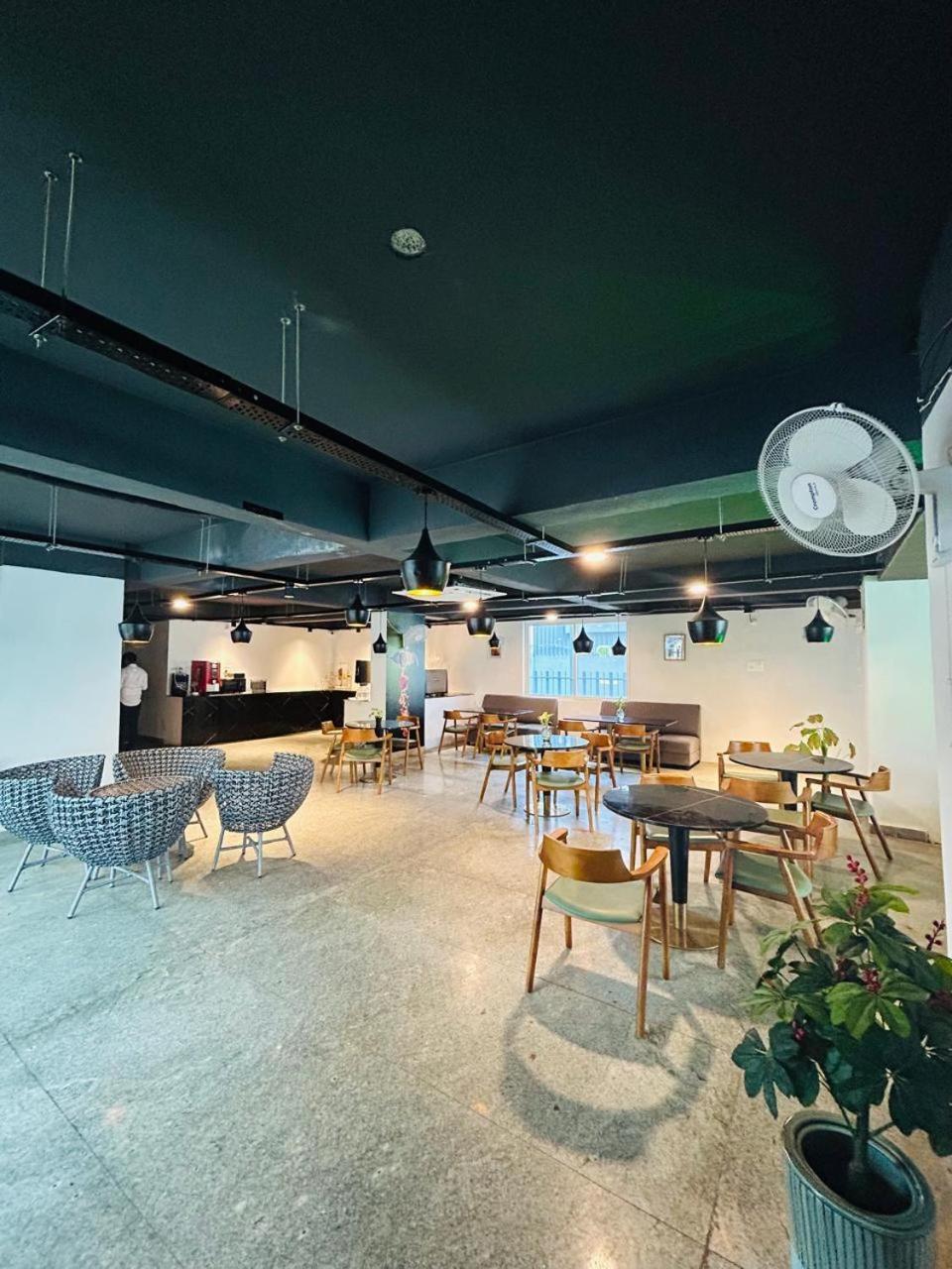 היידראבד Wild Wings Premium Hotel מראה חיצוני תמונה