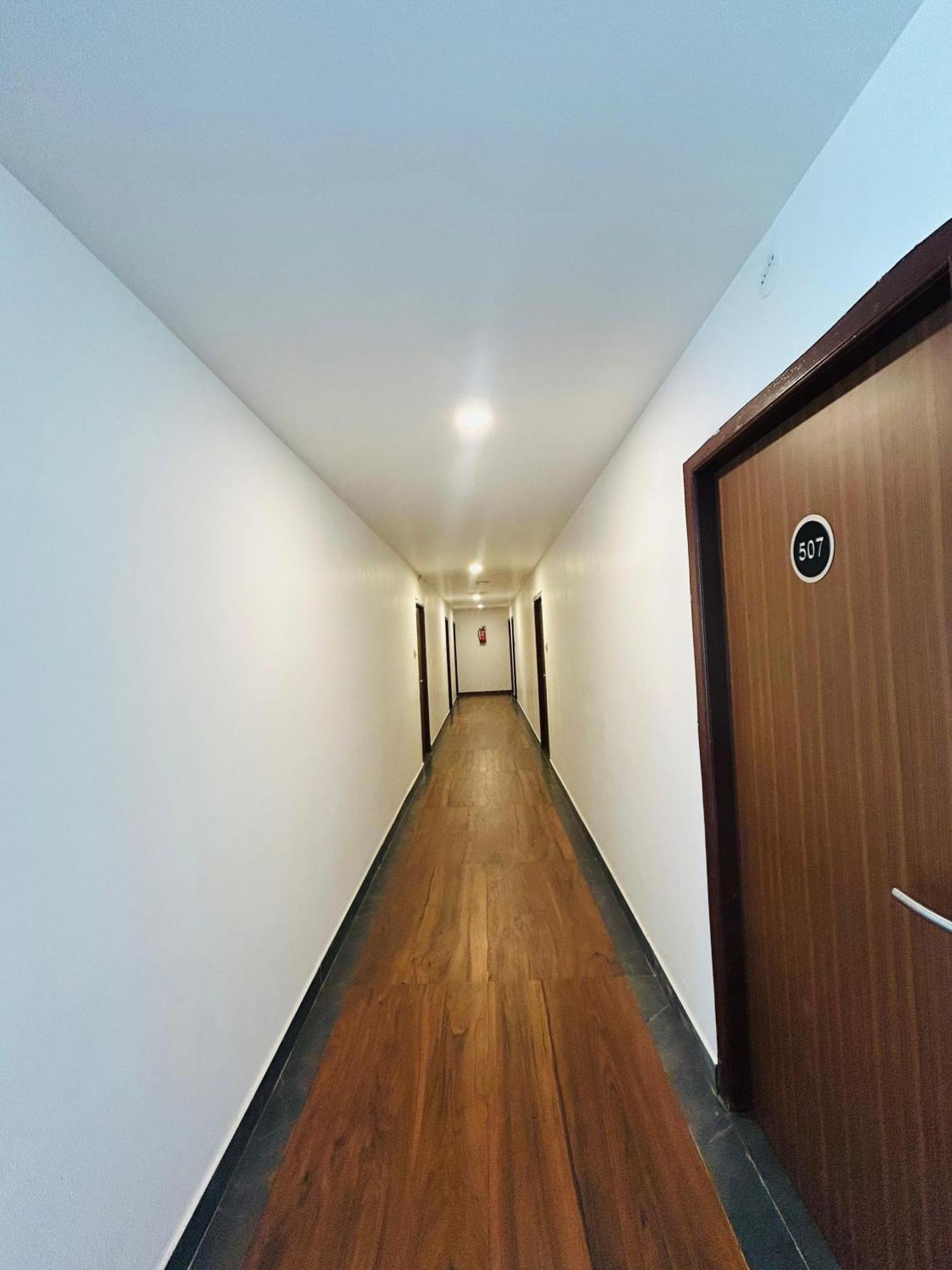 היידראבד Wild Wings Premium Hotel מראה חיצוני תמונה
