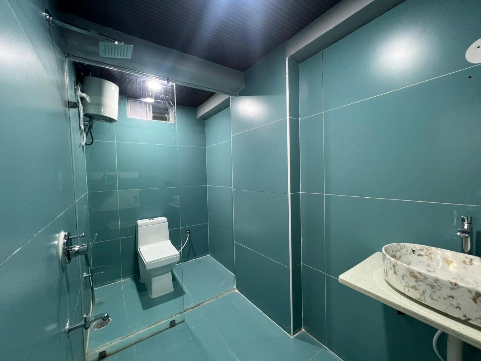 היידראבד Wild Wings Premium Hotel מראה חיצוני תמונה