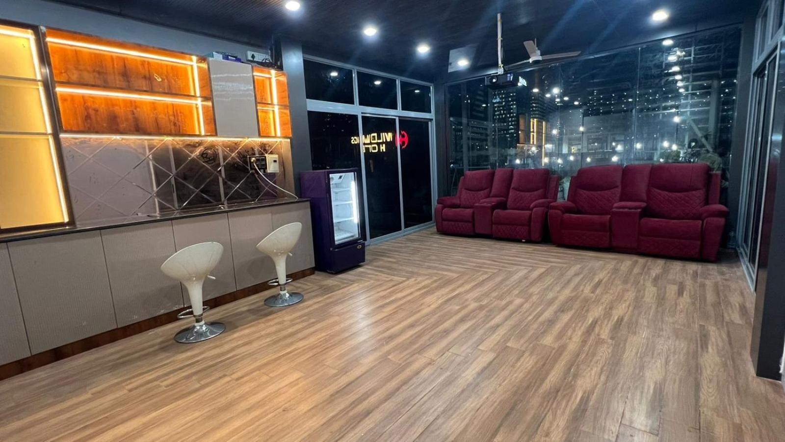 היידראבד Wild Wings Premium Hotel מראה חיצוני תמונה