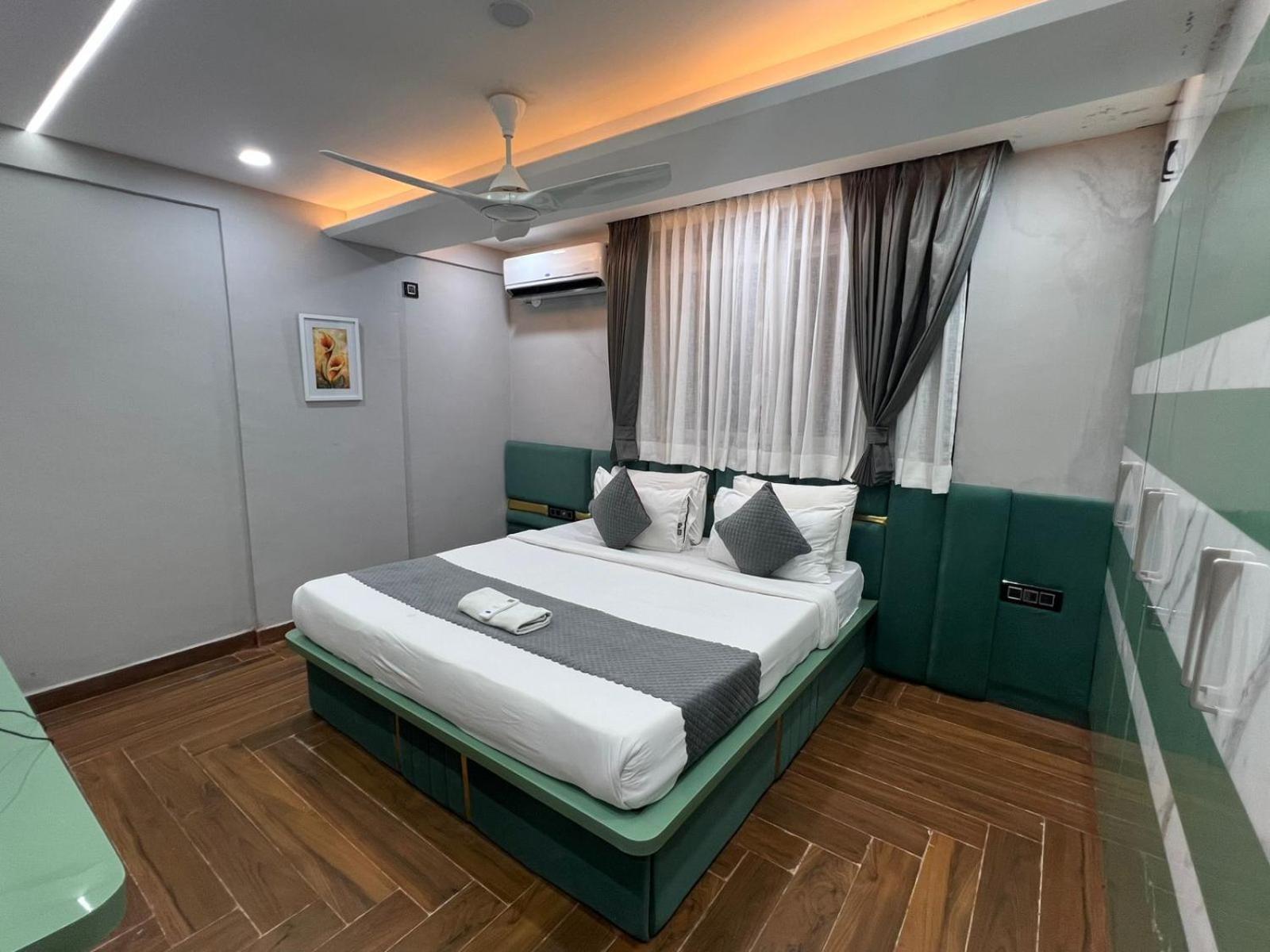 היידראבד Wild Wings Premium Hotel מראה חיצוני תמונה