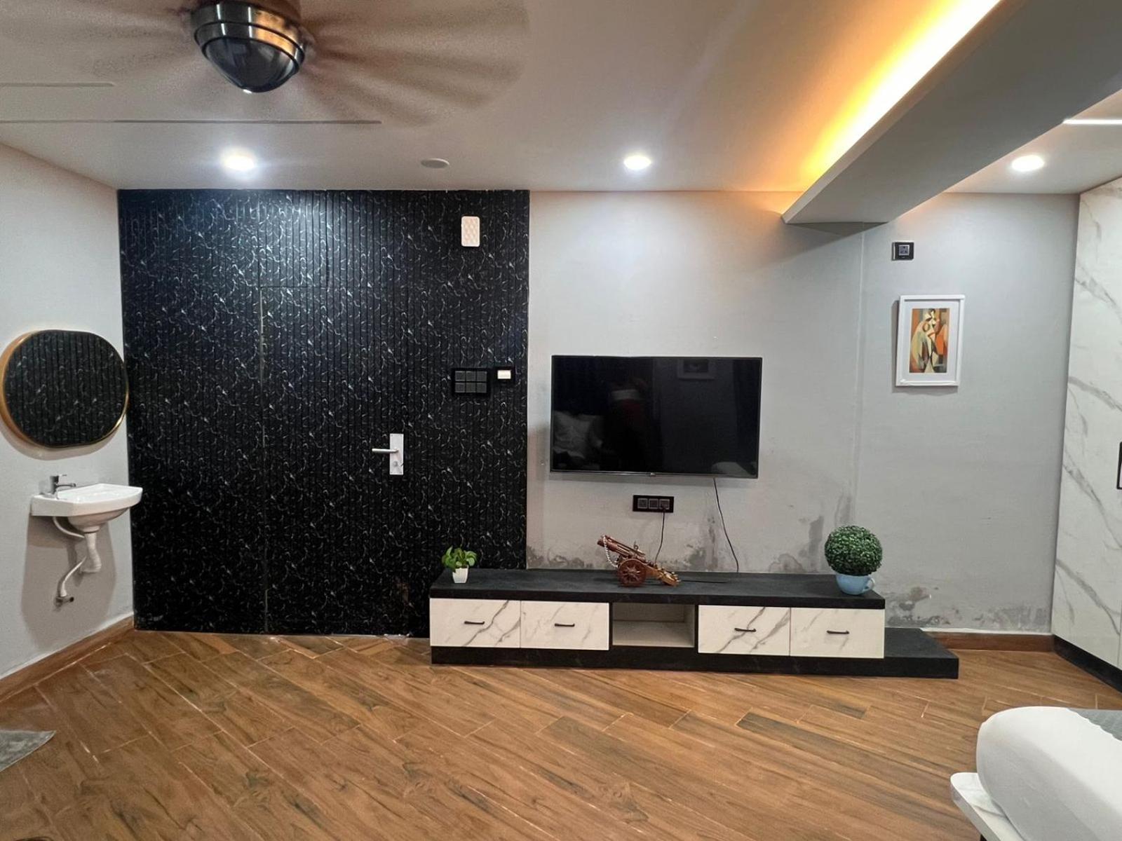 היידראבד Wild Wings Premium Hotel מראה חיצוני תמונה