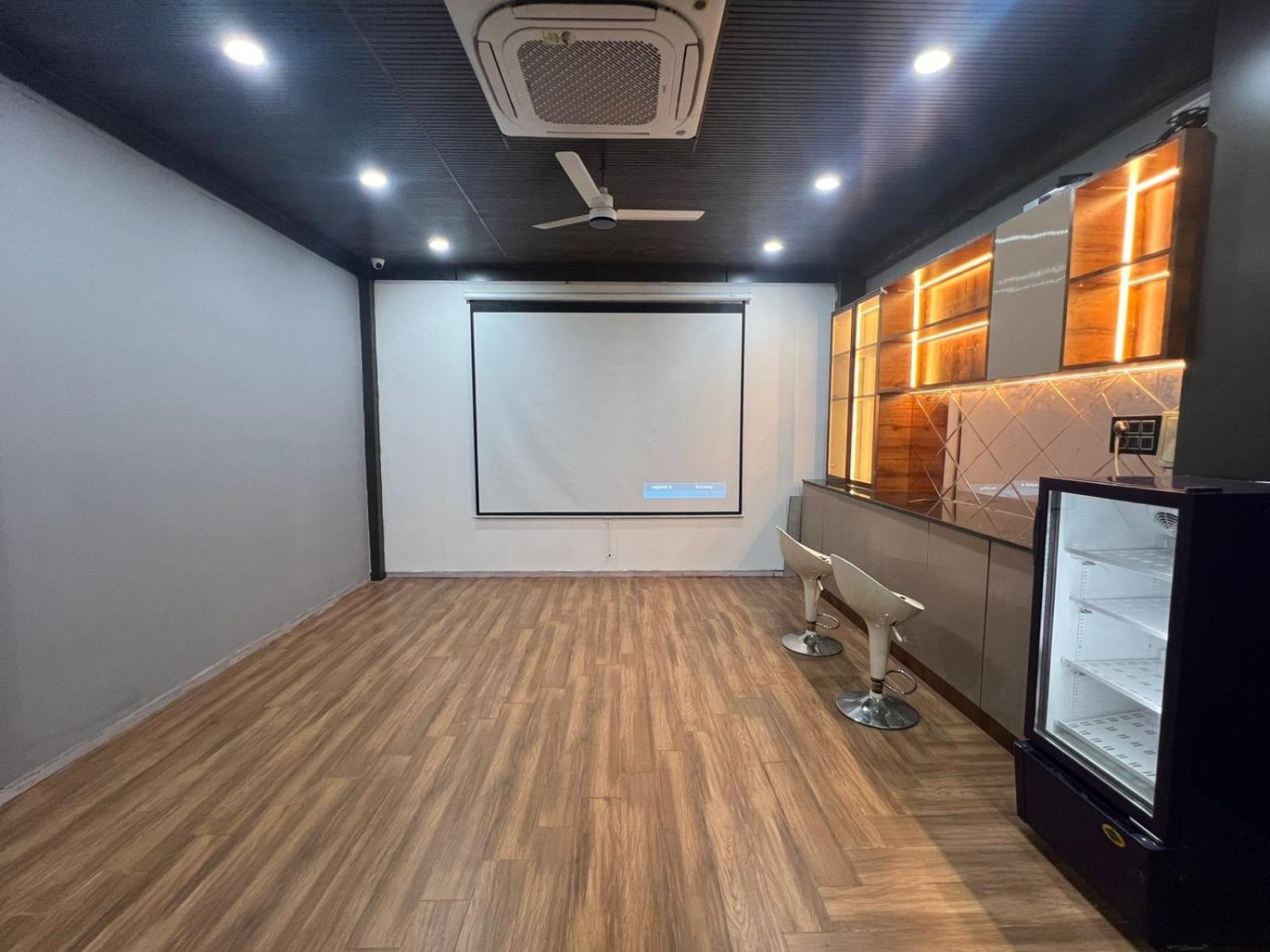 היידראבד Wild Wings Premium Hotel מראה חיצוני תמונה