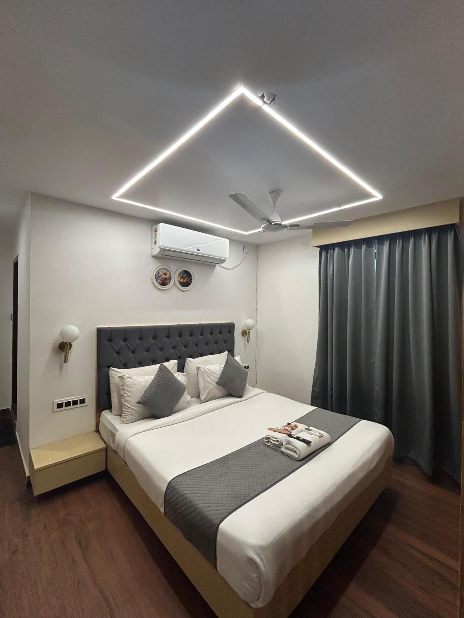 היידראבד Wild Wings Premium Hotel מראה חיצוני תמונה