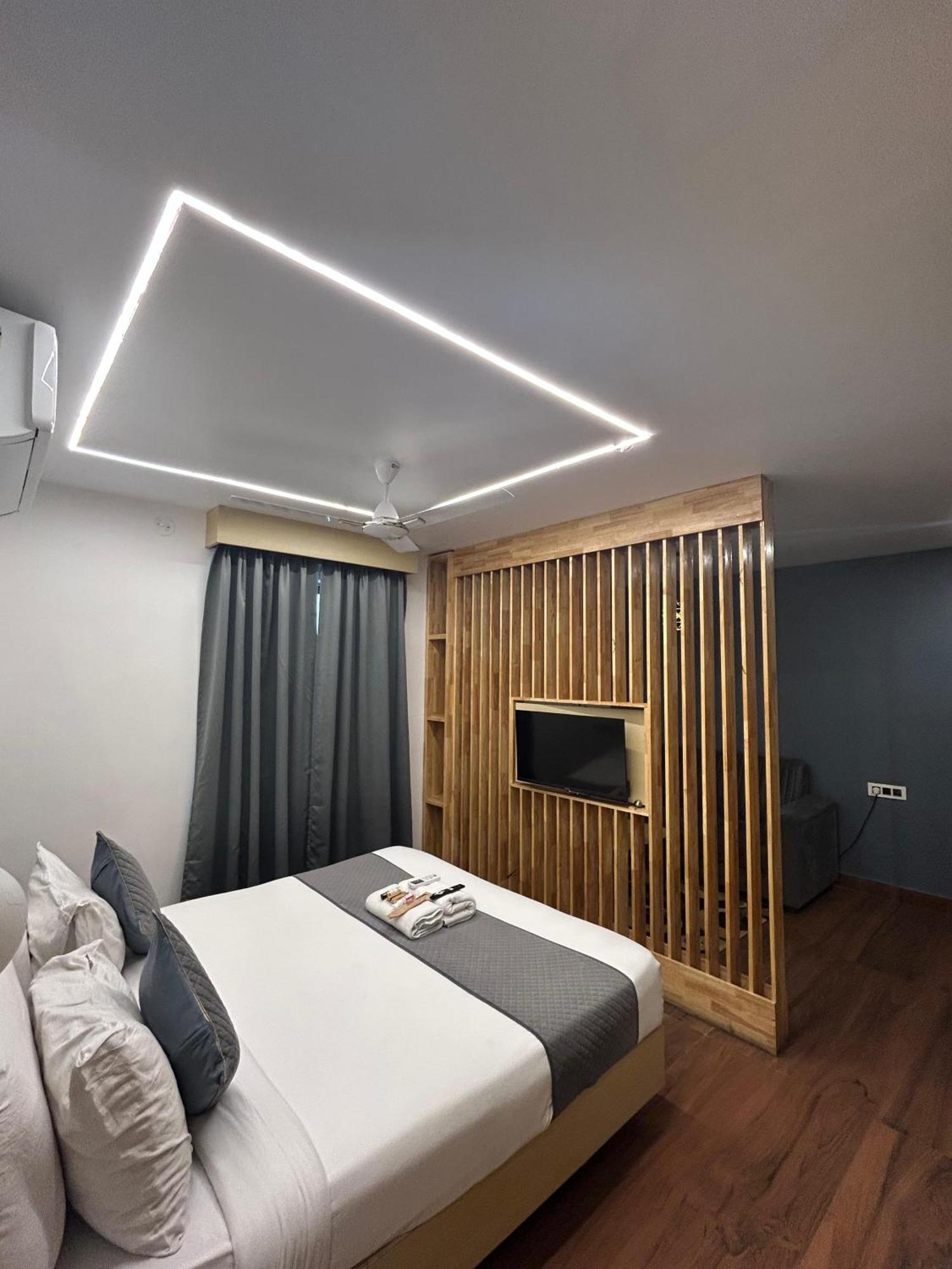 היידראבד Wild Wings Premium Hotel מראה חיצוני תמונה